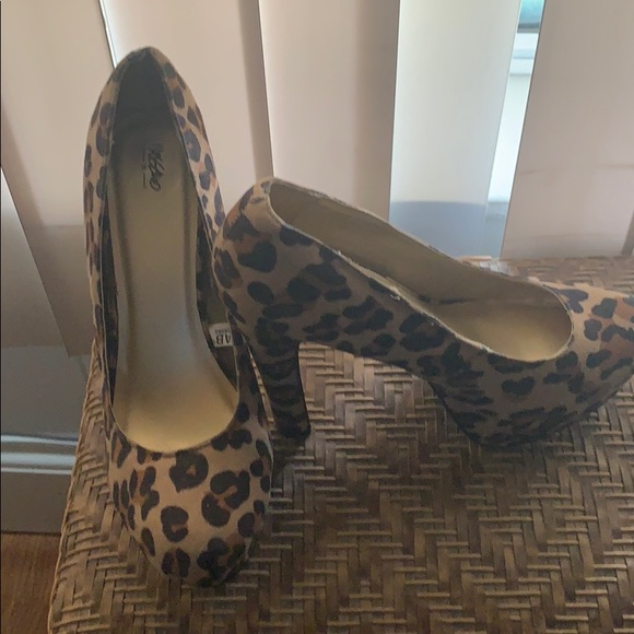 Shoes - Picture 2 of 3